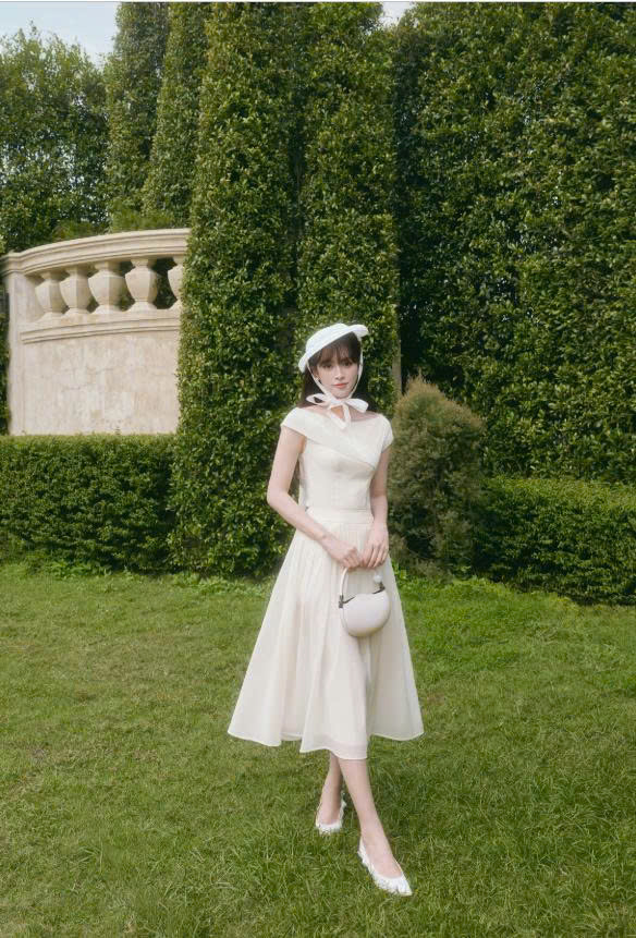 Đầm Xuân Hè dài xếp ly thân trên