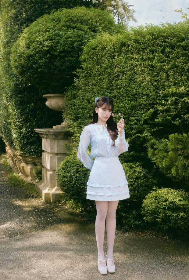 Set váy Xuân Hè cổ tròn phối bèo dọc