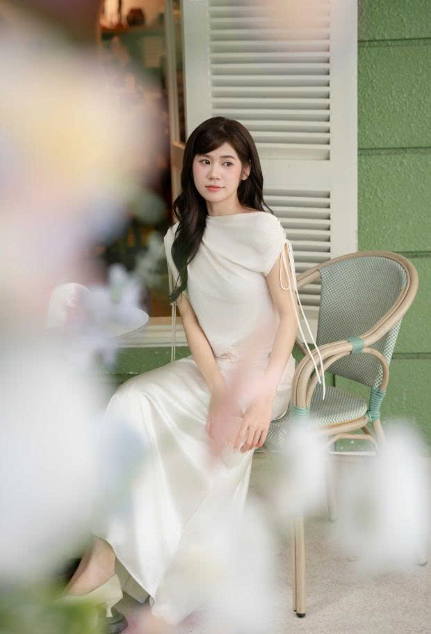 Áo xuân hè rút dây tay và vai