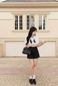 Áo sơ mi linen dáng suông vừa