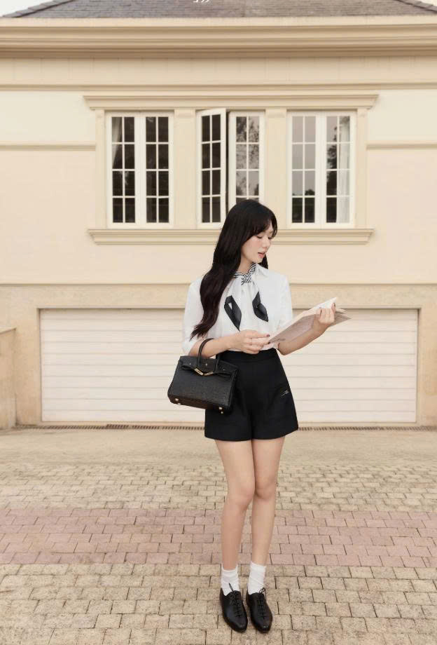 Áo sơ mi linen dáng suông vừa